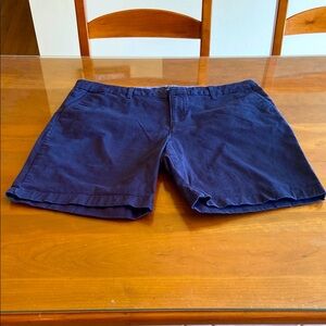 Navy Tommy Hilfiger Women’s Shorts. Mostly Cotton 97%. 8 inch inseam. EUC